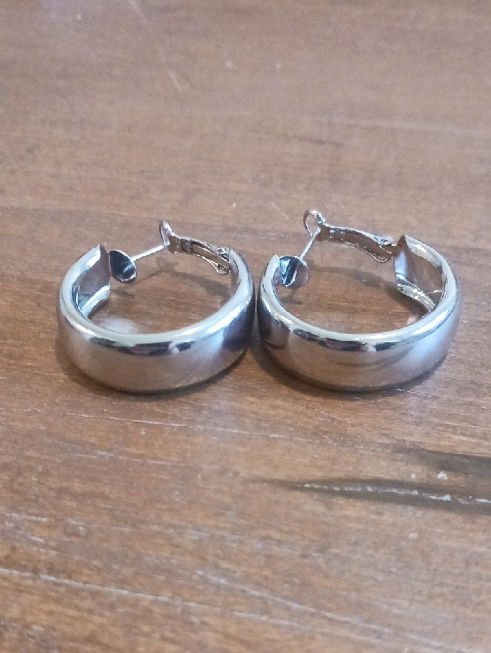 Classic Silver Tone Hoop Earrings - Polished Chunky Style
